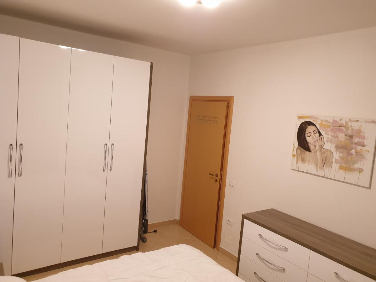 Asta Apartments Free Private Parking Vlorë Buitenkant foto