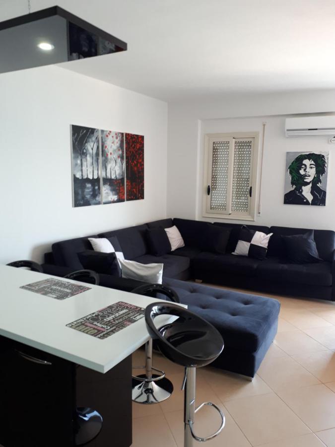 Asta Apartments Free Private Parking Vlorë Buitenkant foto